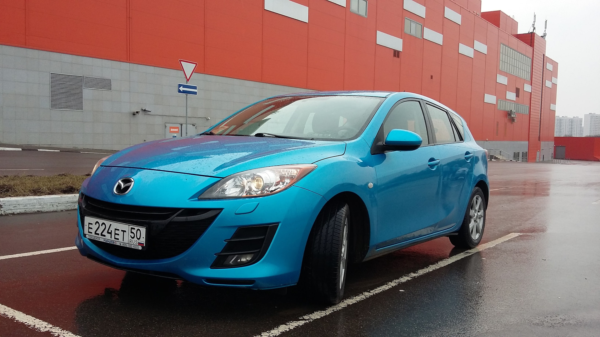 Машина мазда автомат. Мазда 2010. Mazda 3 BL 2010. Мазда 3 бл хэтчбек голубой. Мазда 3 174.