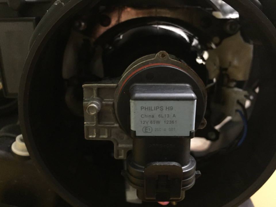 Филипс, но китайский — Jeep Compass (1G). Запчасти на фото: 12361