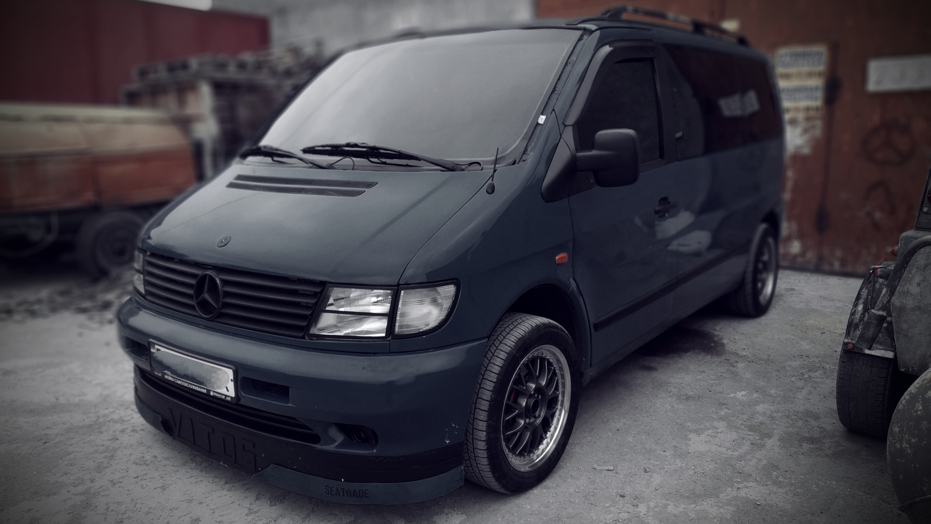 Владелец мерседес вито. Mercedes Vito 2000. Mercedes-Benz Вито 2000. Мерседес Вито 1998 года 2.3 дизель. Гнилой Вито синий.