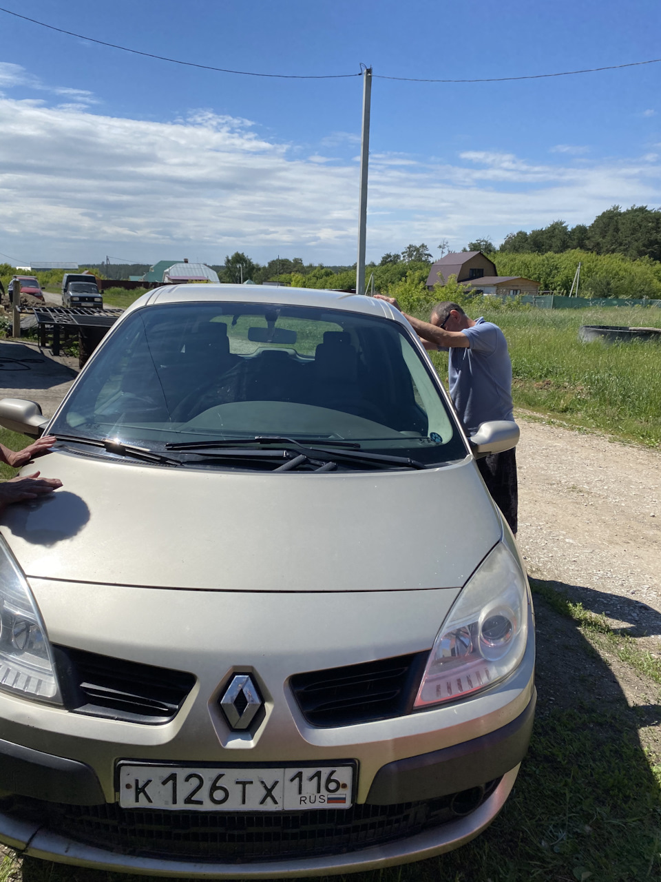 Почему они нам по душе? — Renault Laguna III, 2 л, 2008 года | просто так |  DRIVE2