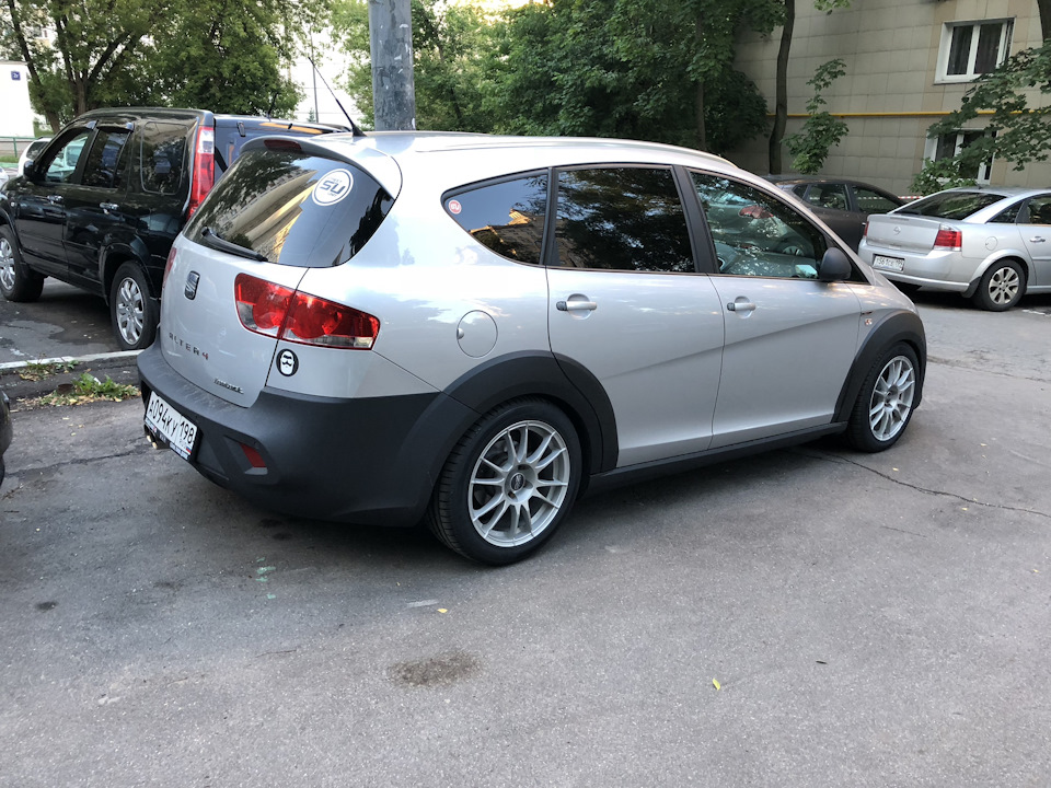 Сам уже с утра сфоткал. Чуть чуть грязный уже — SEAT Altea Freetrack. Запчасти на фото: A0168