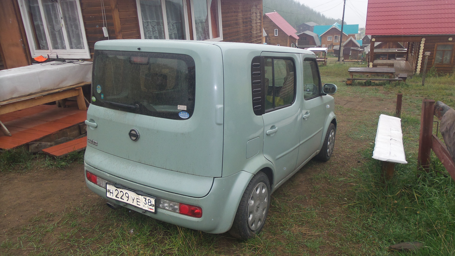 Nissan Cube 4