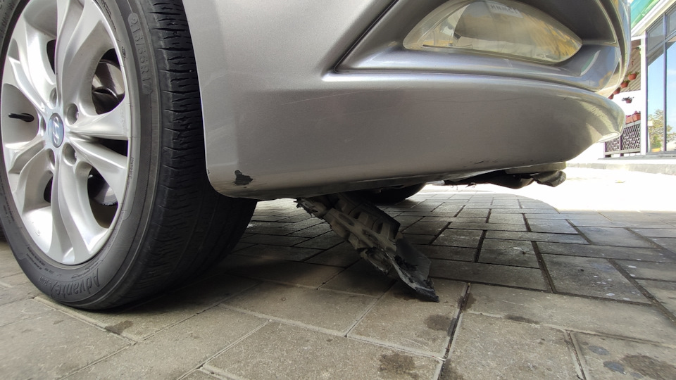Замена переднего правого подкрылка — Hyundai Sonata VI (YF), 2 л, 2010 ...