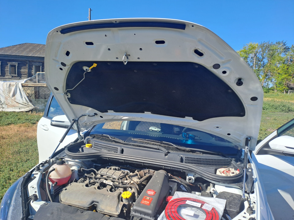 Уплотнитель капота. — Lada Vesta SW (1G), 1,6 л, 2020 года | аксессуары ...