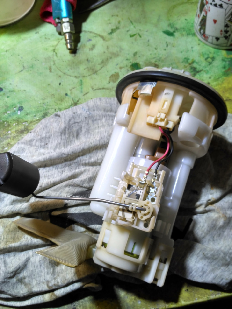 Топливный фильтр королла 120. Топливный фильтр тойота королла 120. Топливный фильтр королла 120. 4. Фильтр топливный тайота каролла 120.