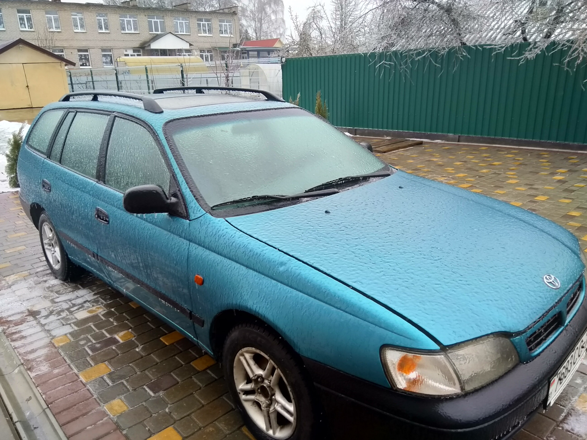 Toyota Carina e 1 6