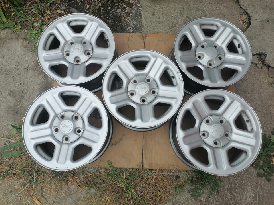 Штампованные диски Chrysler 7Jx16 ET44 5x127 на Jeep Grand Cherokee (WJ ...