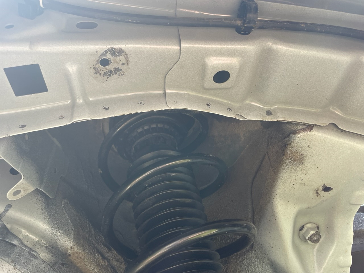 Замена пыльника амортизатора — Mazda 3 (3G) BM, 1,6 л, 2014 года ...