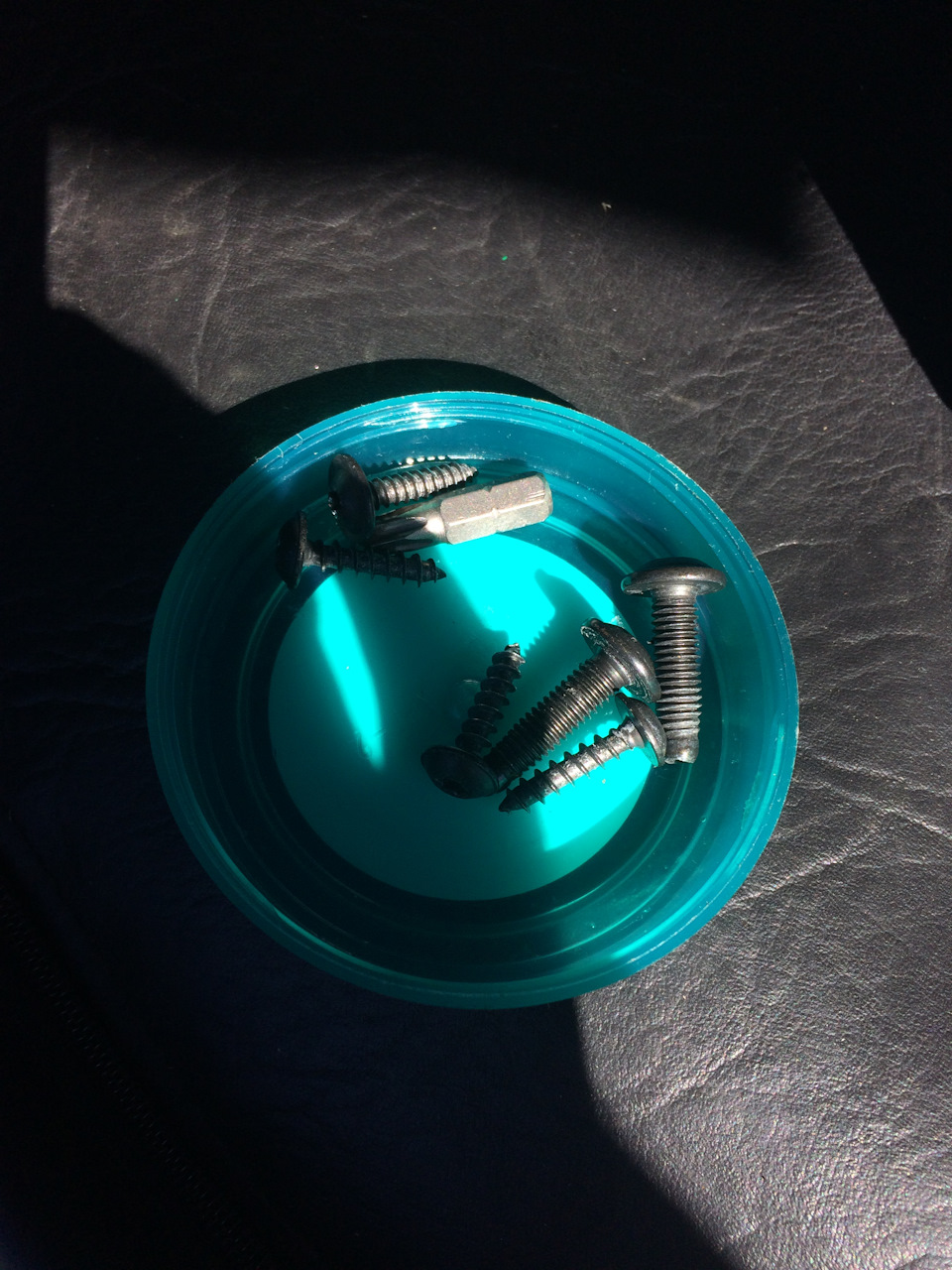 Крепёж от передней двери — Renault Kaptur (2016)