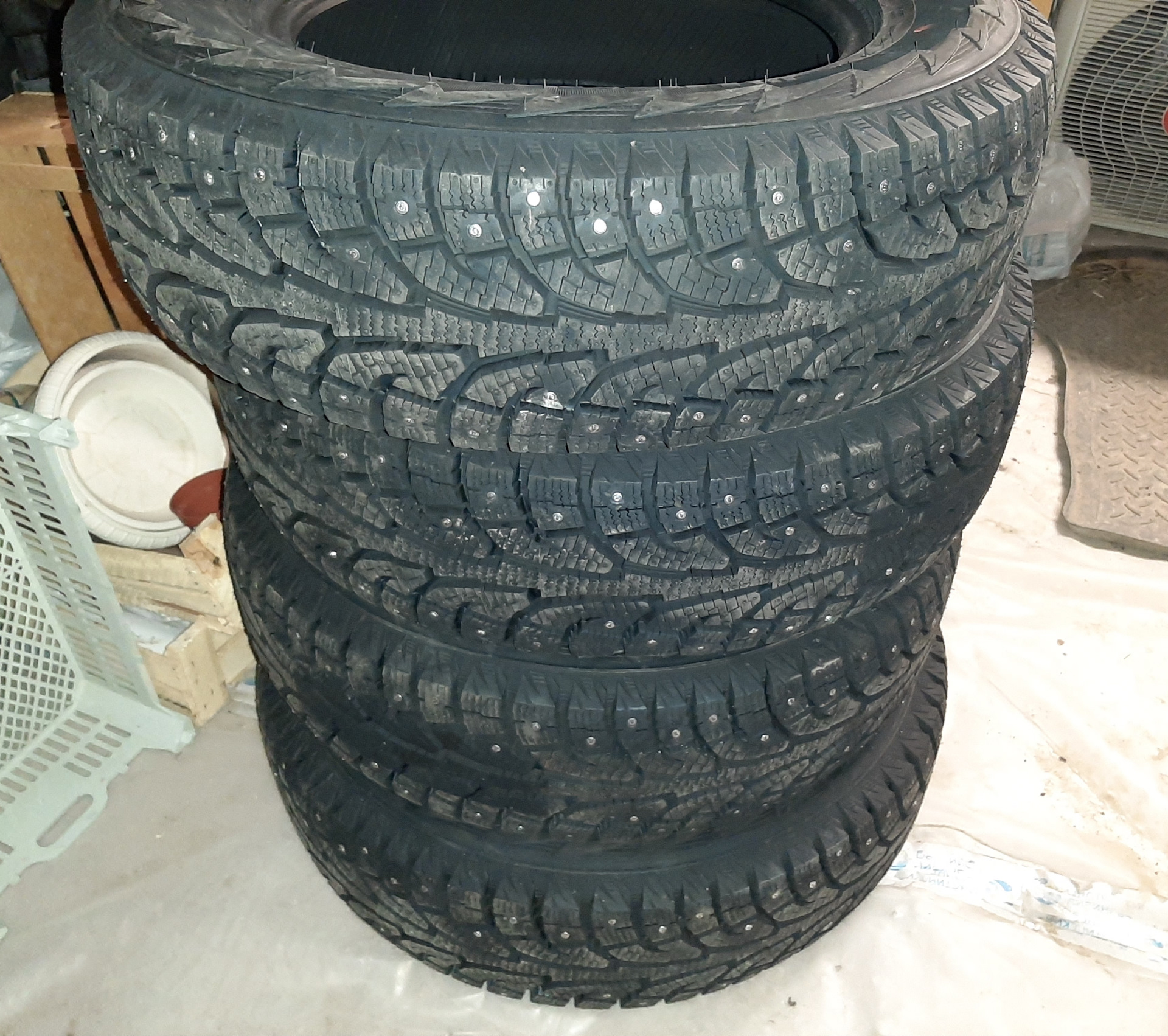 215 65 r16 отзывы. Hankook i Pike RW 11 215/70 r16 100t. Hankook 215/75r16t rw11 шип.. Hankook i'Pike rw11 215/70 r16. Hankook 215/70r16 100t i*Pike rw11 (шип.).