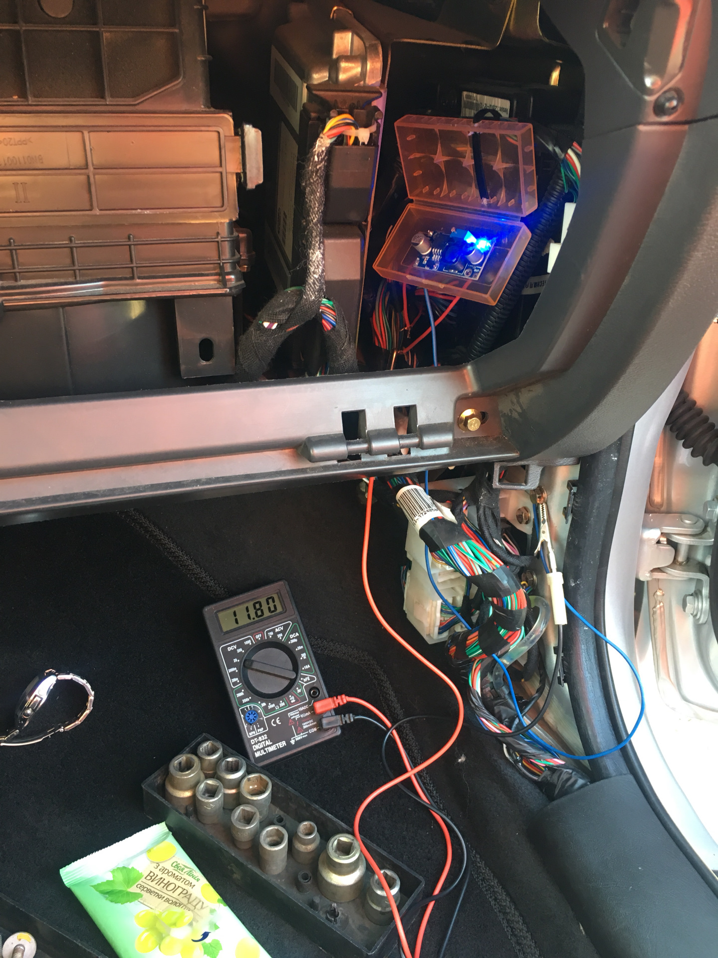 Нужна помощь！не горят габариты и подсветка приборки при выключенном ...