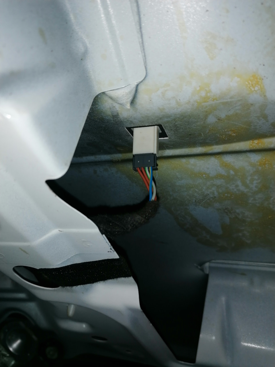 Освещение номерного знака — Opel Zafira B, 1,8 л, 2013 года ...