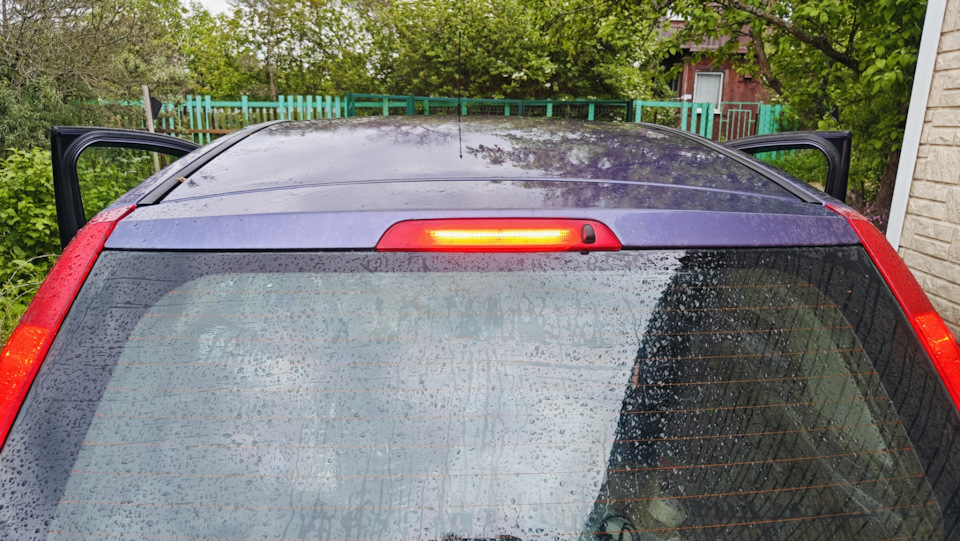 Светодиодная лента в стоп сигнал. — Ford Fiesta (Mk V), 1,6 л, 2008 ...