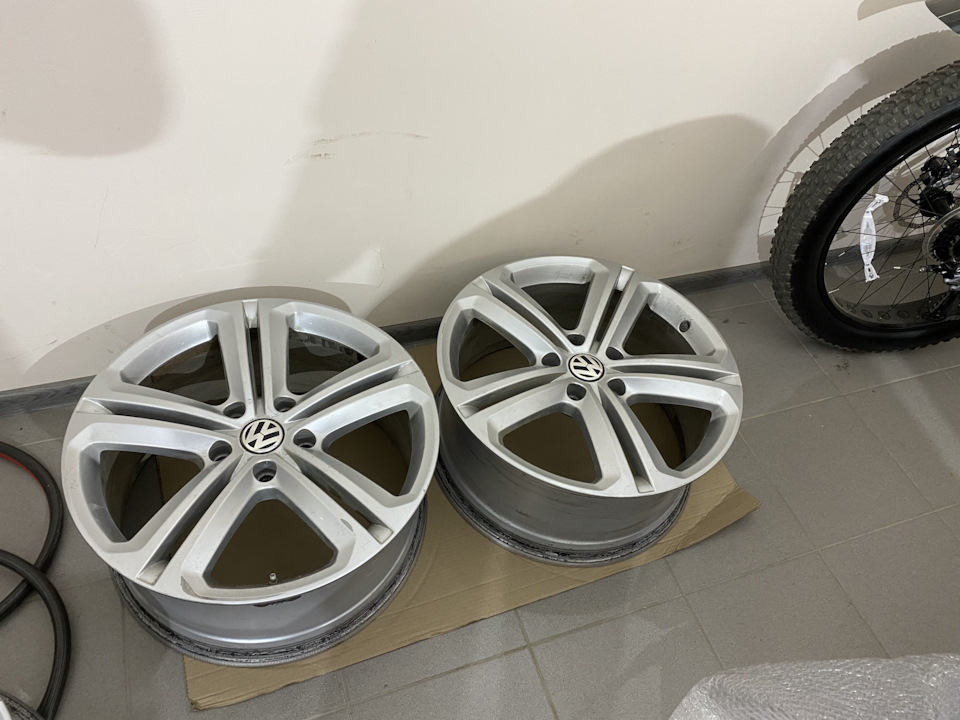 Диски R20 на лето и рейлинги — Volkswagen Touareg (2G), 3,6 л, 2013 ...