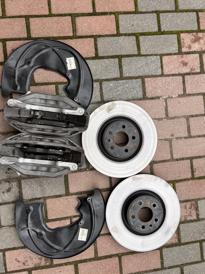 Комплект тормозов на Audi A6 (C8), Audi Q7 (2G), Audi Q8. Б/у | 105 000 ...