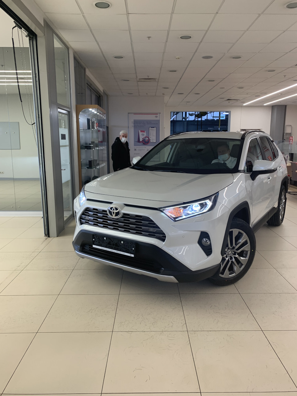 Покупка машины в Тойота Центр Люберцы — Toyota RAV4 (5G), 2,5 л, 2021 года  | покупка машины | DRIVE2