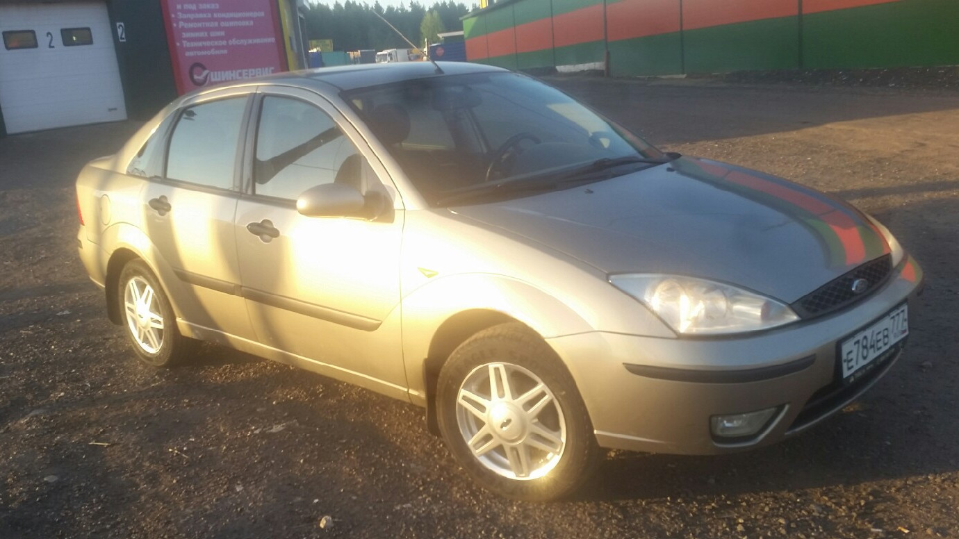 Ford Focus I Sedan 1.6 бензиновый 2004 | серо-золотистый 🏆 на DRIVE2