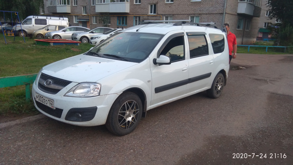 Не горит правая противотуманка — Lada Ларгус, 1,6 л, 2014 года ...