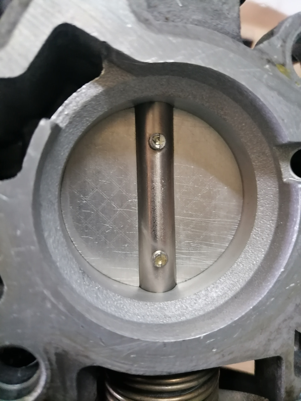 Чистка дроссельной заслонки, замена воздушного фильтра. — Lada Приора ...