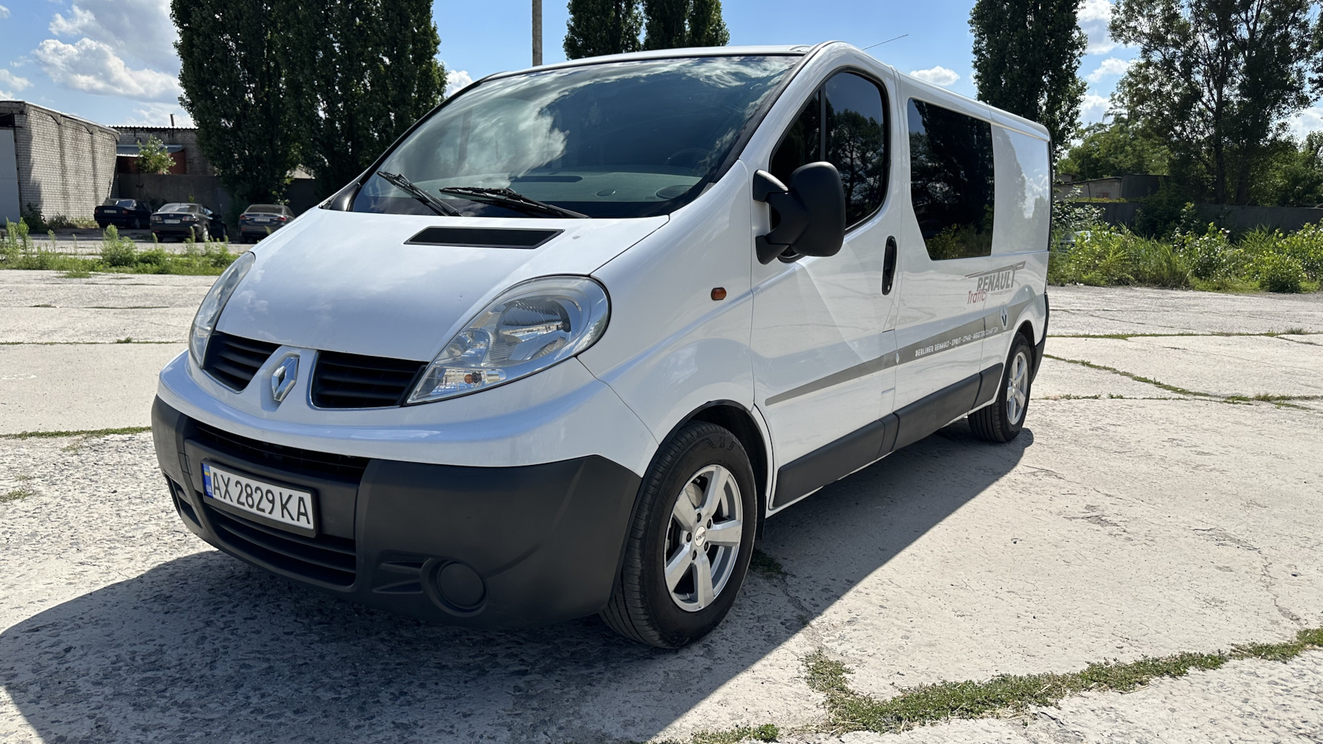 Renault Trafic (2G) 2.5 дизельный 2006 | BUS на DRIVE2