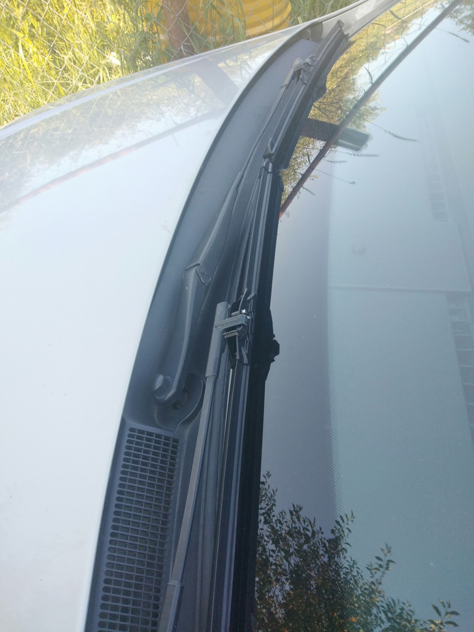 Щетки стеклоочистителя лобового стекла — Opel Astra H, 1,6 л, 2007 года ...