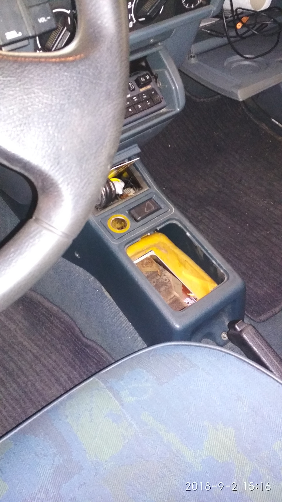 Замена кулисы/рычага КПП — Renault Clio I, 1,2 л, 1993 года | своими ...