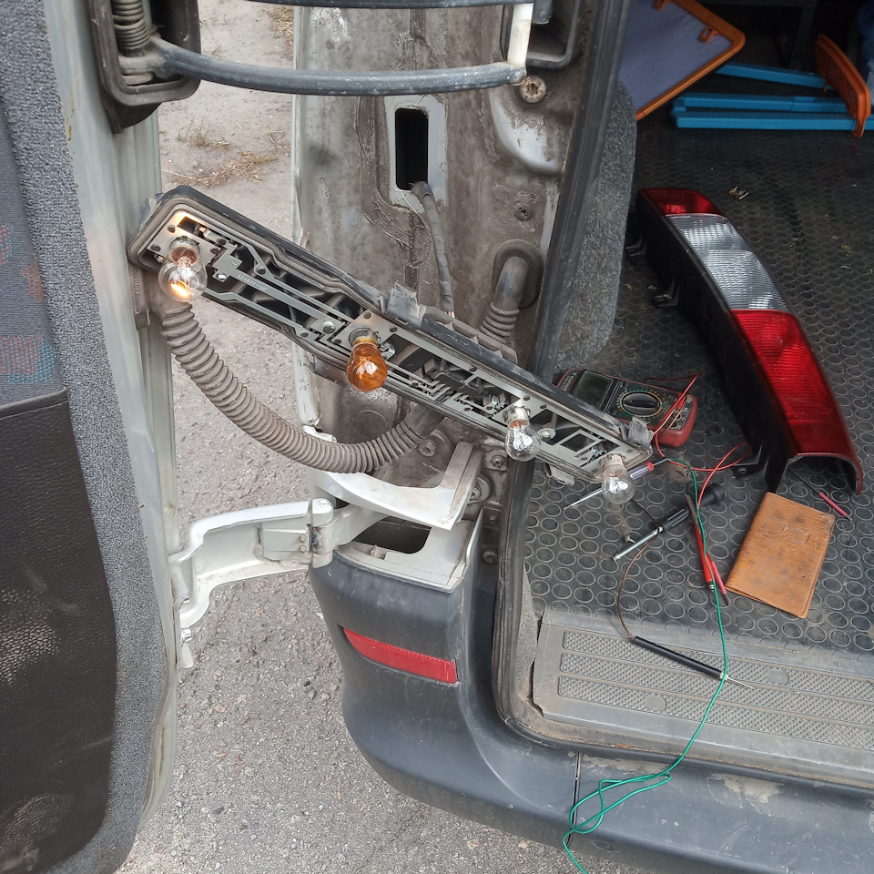 Мерседес Вито — не горит габарит — DRIVE2