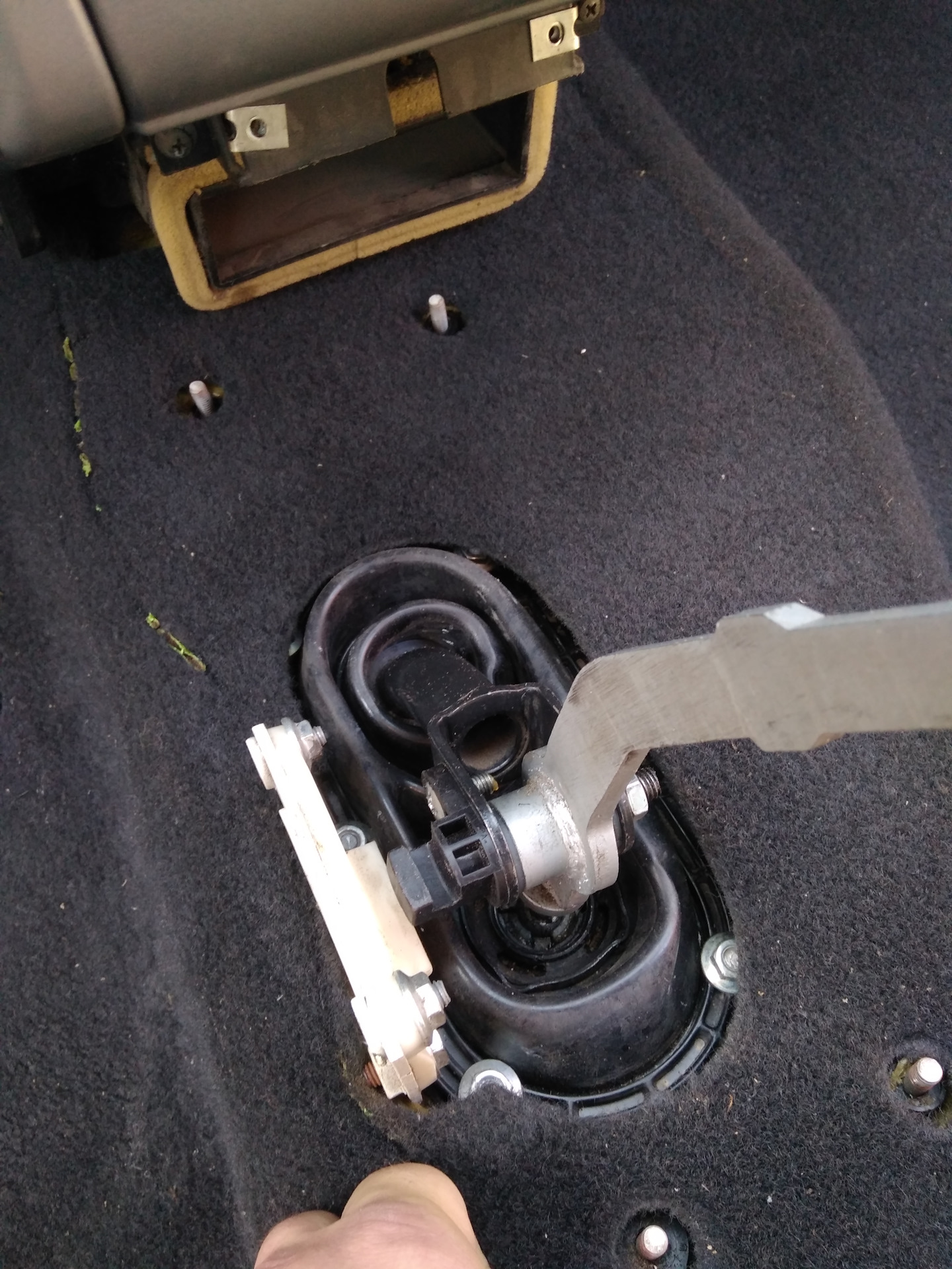 Обработка, шумоизоляция пола Приора — Lada Приора универсал, 1,6 л ...