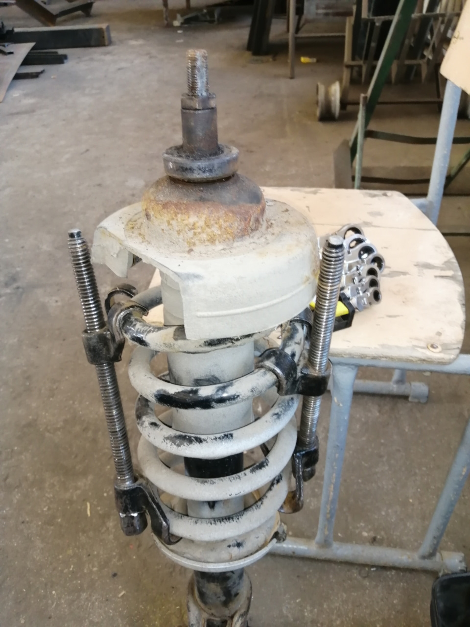 Одиночный стук при разгоне и торможении — Opel Vivaro (1G), 2,5 л, 2004 ...