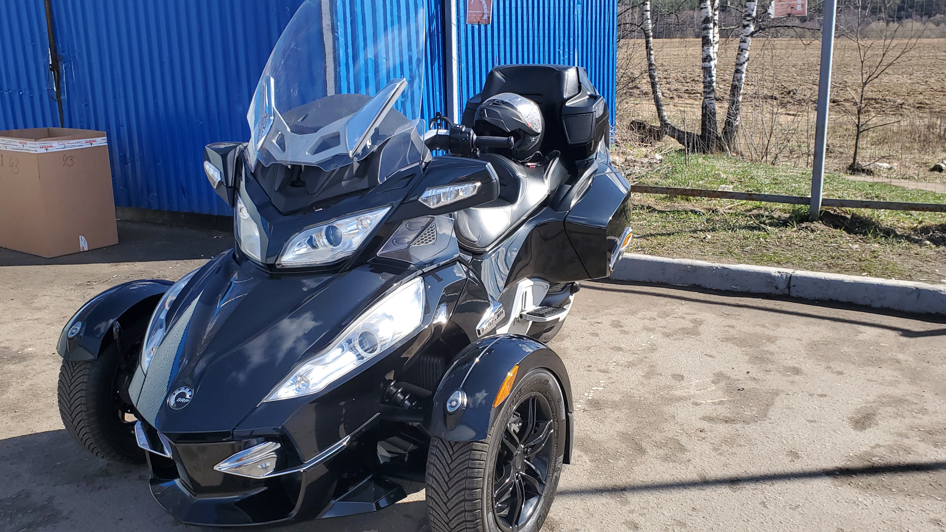 Обзор мотоцикла BRP Can-am Spyder RT-S Roadster 2012: характеристики, фото, отзывы