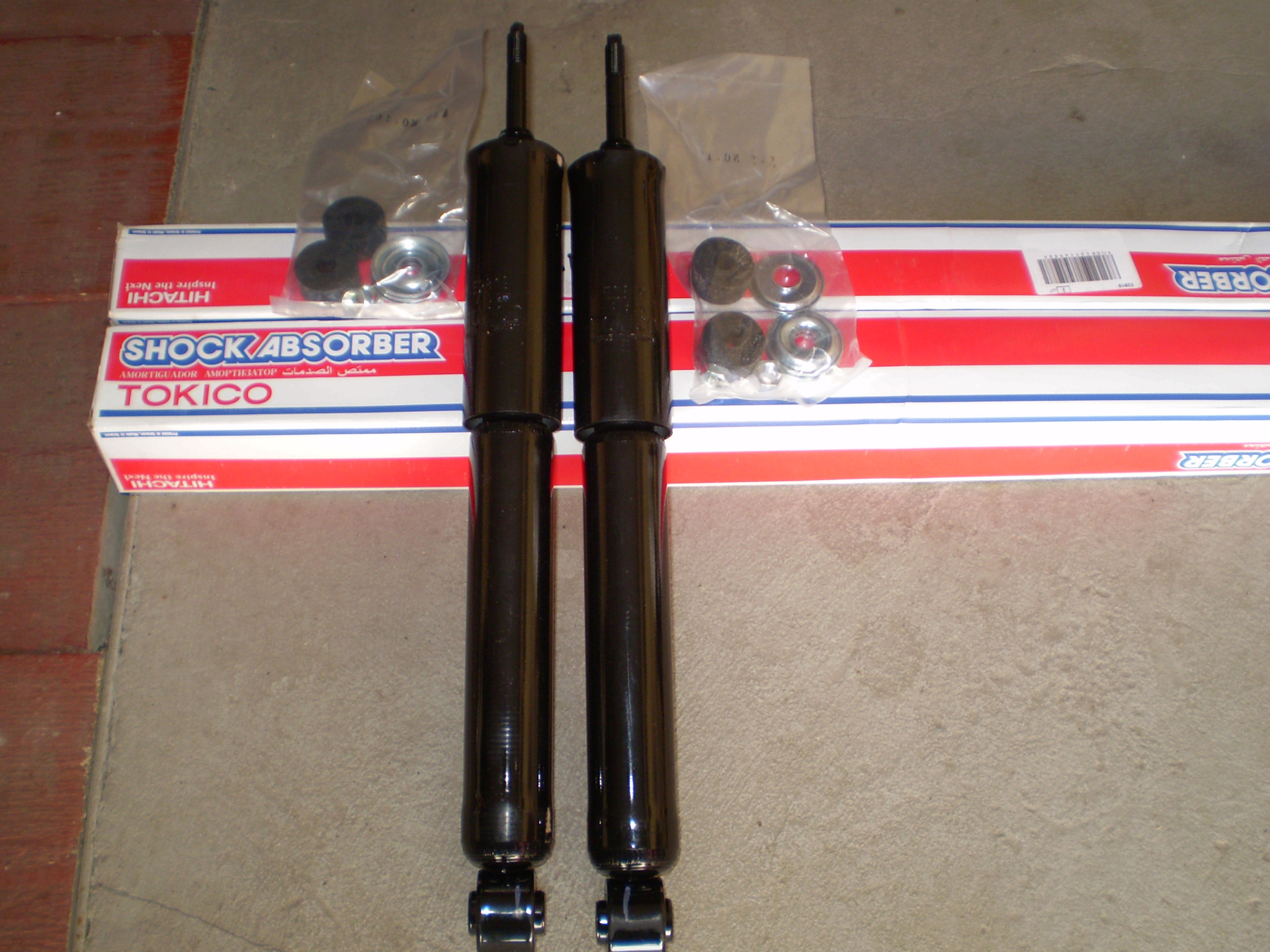 Shock absorber tokico сайт. Амортизаторы tokico. Tokico q3784. Задние стойки nissan maxima a33. Tokico 2800.