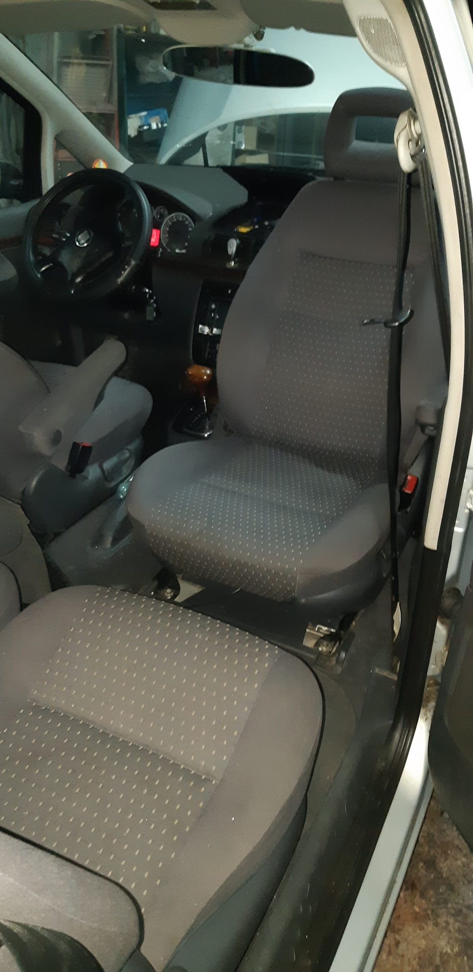 Поворотные сидения — SEAT Alhambra, 1,8 л, 2001 года | своими руками |  DRIVE2