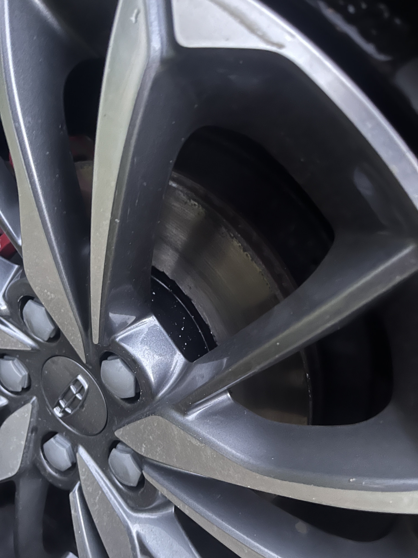 Тормозные диски 2ч — Geely Coolray, 1,5 л, 2021 года | визит на сервис ...