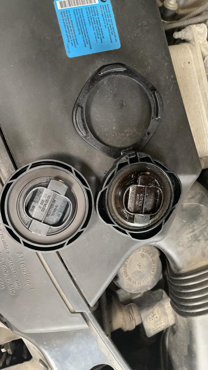 Потекло масло из под крышки маслозаливной горловины. — BMW X3 (E83), 3 ...