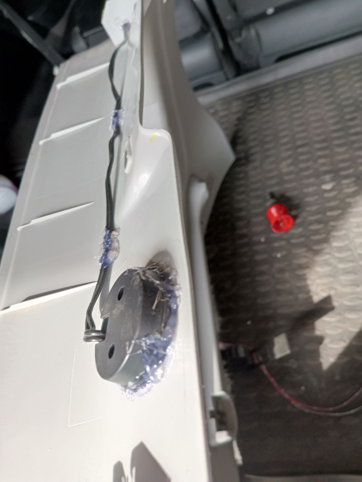Установил твитеры (пищалки) focal на тыл — Mitsubishi Pajero (3G), 3,5 ...