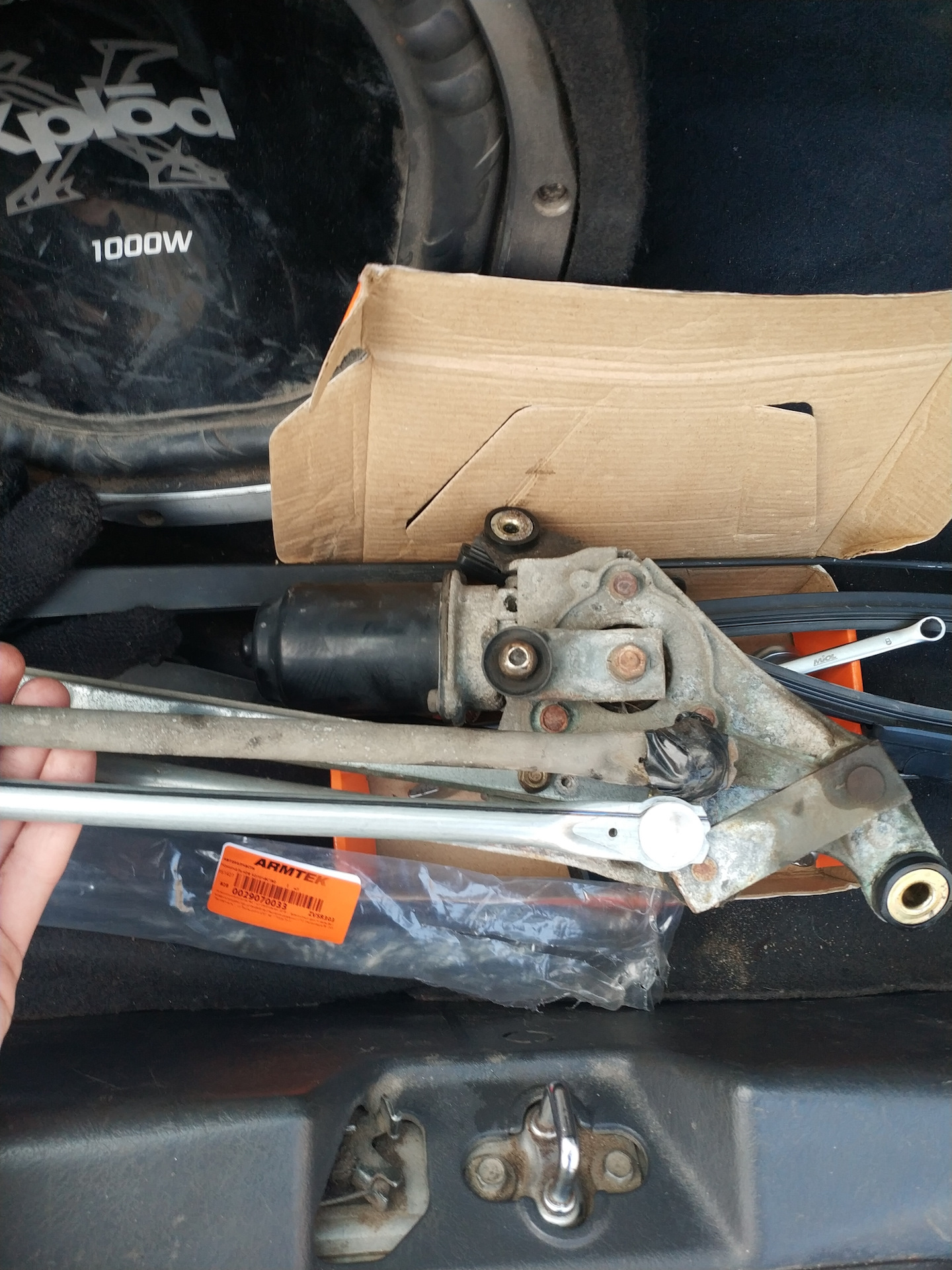 Привод для дворников ваз 2115. Не отключаться дворники на шевроле нива. Почему стеклоочистители останавливаются по середине. Тяги механизма дворников. Дворники останавливаются по середине.