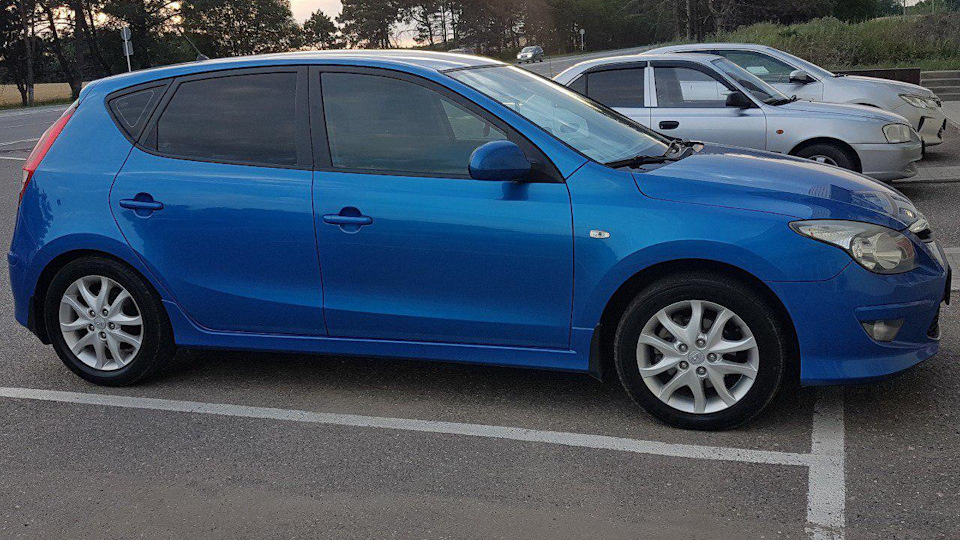 Синий 30. Hyundai i30 1 Blue.