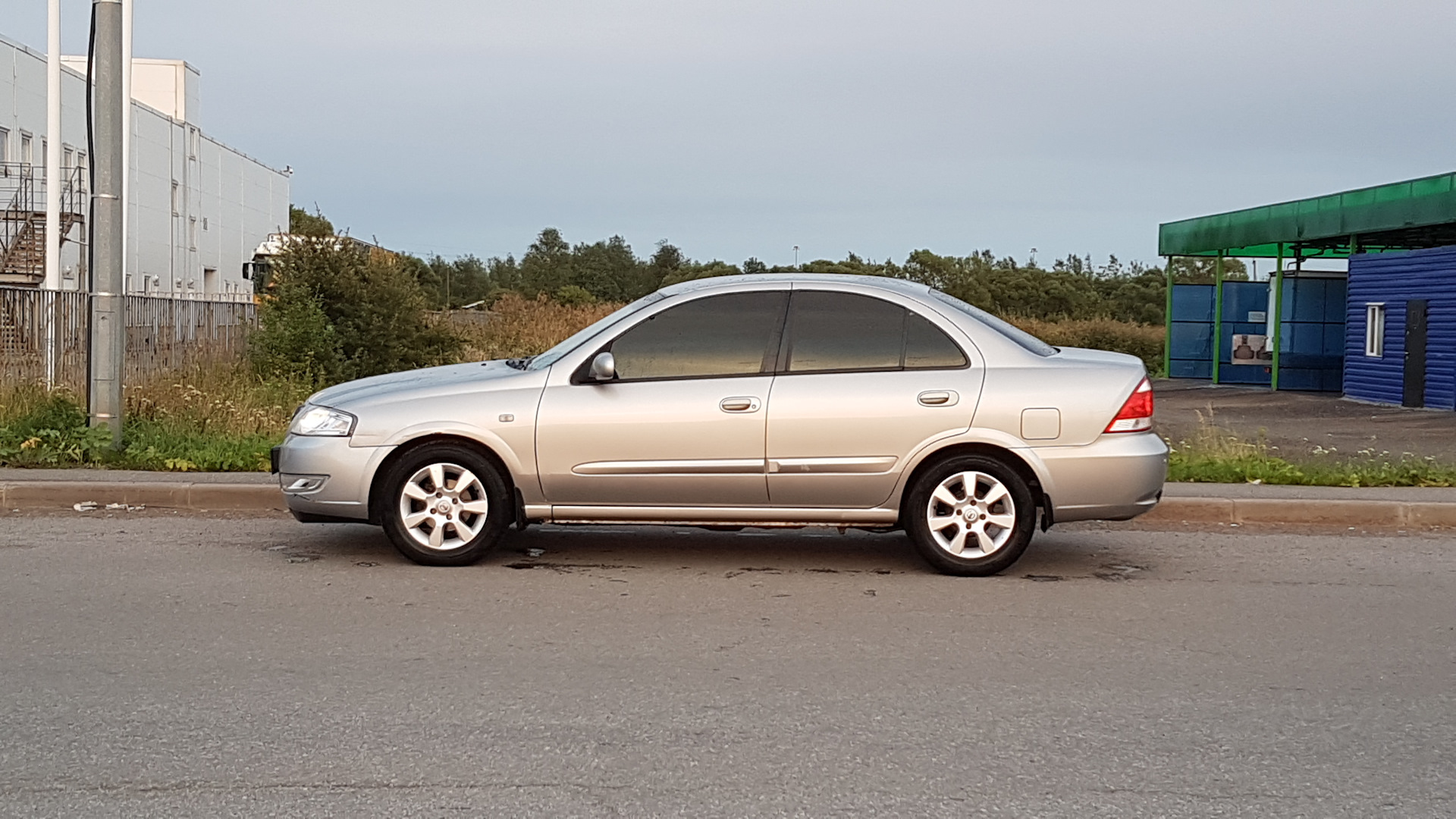 Диски на ниссан альмеру. Nissan Almera Classic. Nissan Almera Classic диски от Tiida.