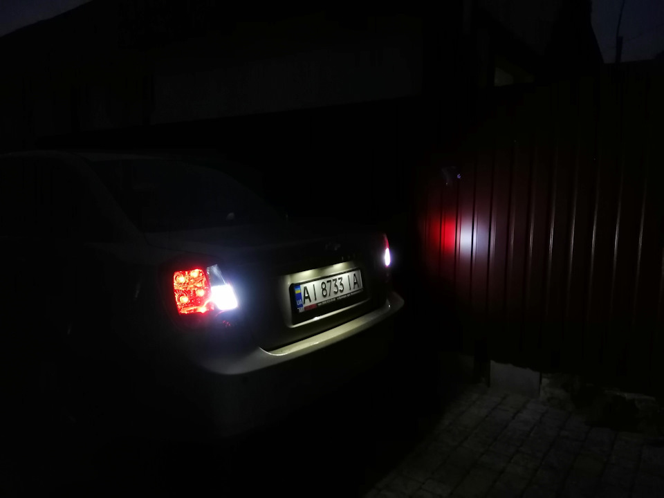 Подсвет свет. Лампочка заднего хода hyundai accent. H27 в задний ход лачетти. Яркий задний ход. Яркий задний ход.