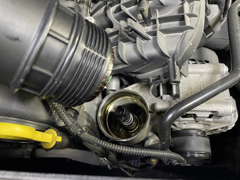Замена маслоотделителя на ревизию 06K 103 495 BL — Audi Q5 (1G), 2 л ...