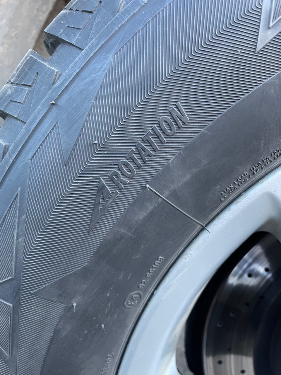 Износ зимней резины Bridgestone Blizzak DM-V2 — Toyota Land Cruiser 200 ...