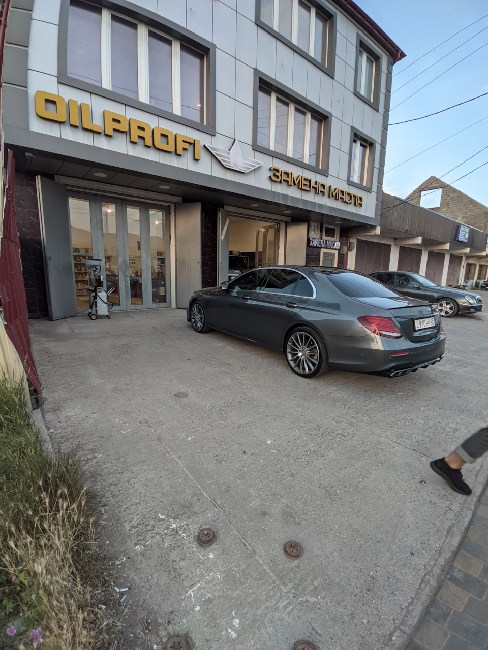 Первая замена масла — Mercedes-Benz E-class (W213), 2 л, 2016 года ...