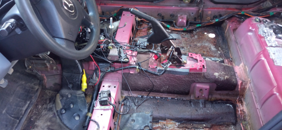 Разборка салона, оценка состояния — Mazda 3 (1G), 1,6 л., 2004 года ...