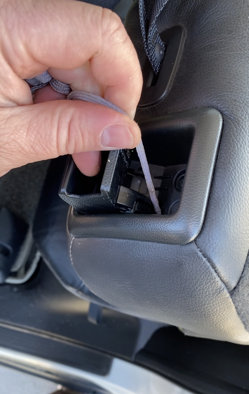 Проблема 4 кузова замок спинки задних сидений — Honda CR-V (RM), 2 л ...