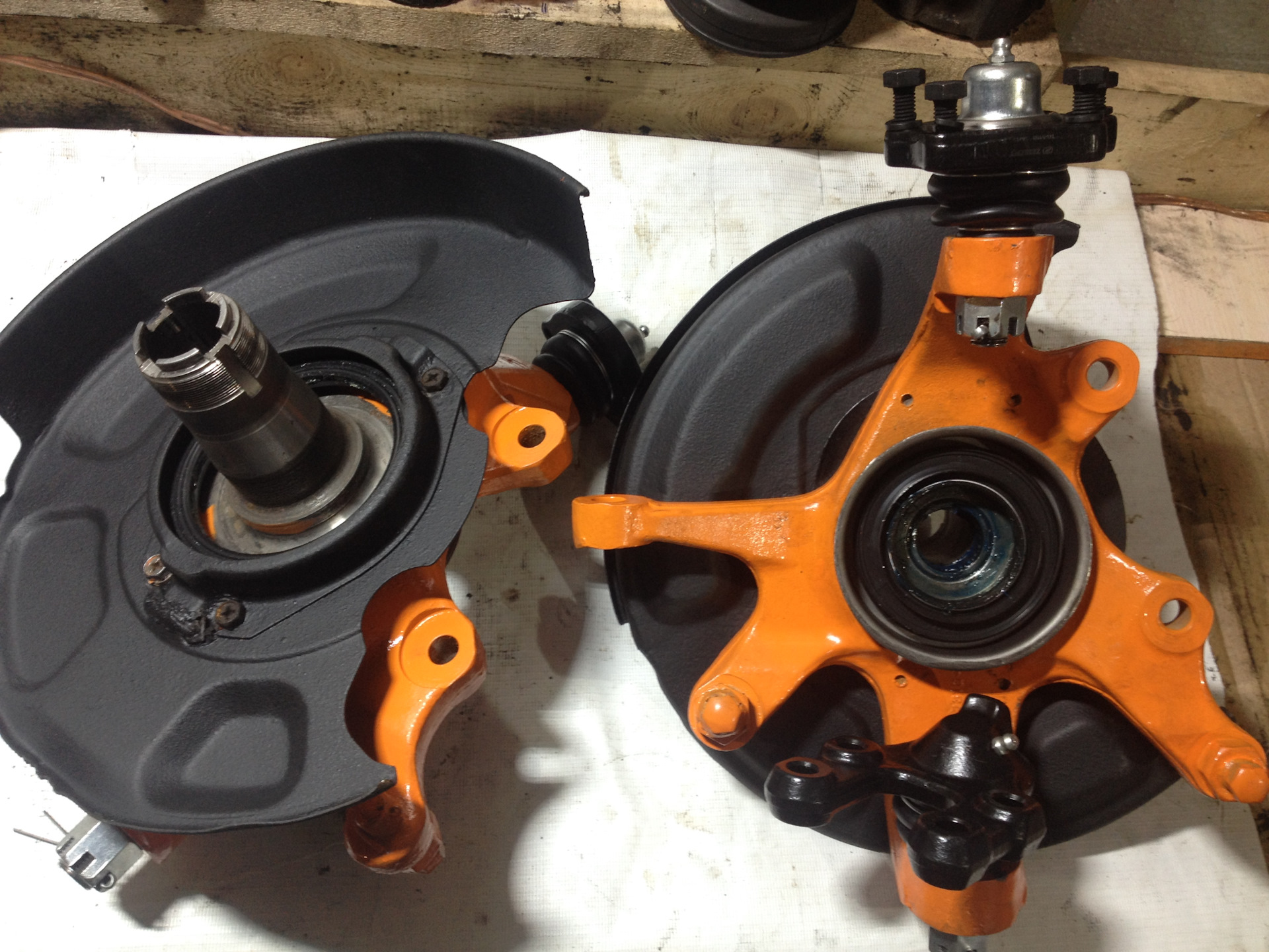 поворотный кулак ауди 100 с4. поворотный кулак шаровая. поворотный кулак ниссан террано 2. опора шаровая поворотного кулака уаз 452. поворотный кулак москвич 412.