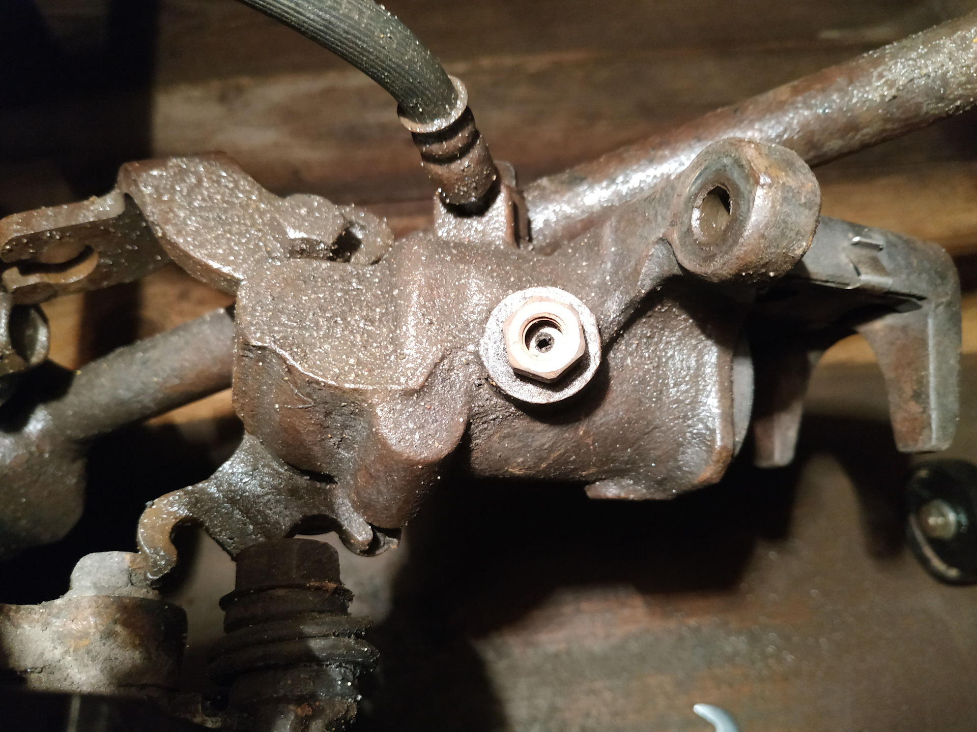 Переборка тормозного суппорта opel vectra c. Разобрать задний суппорт. Разобрать задний суппорт. Ремкомплект заднего суппорта рено меган 2. Разобрать задний суппорт.