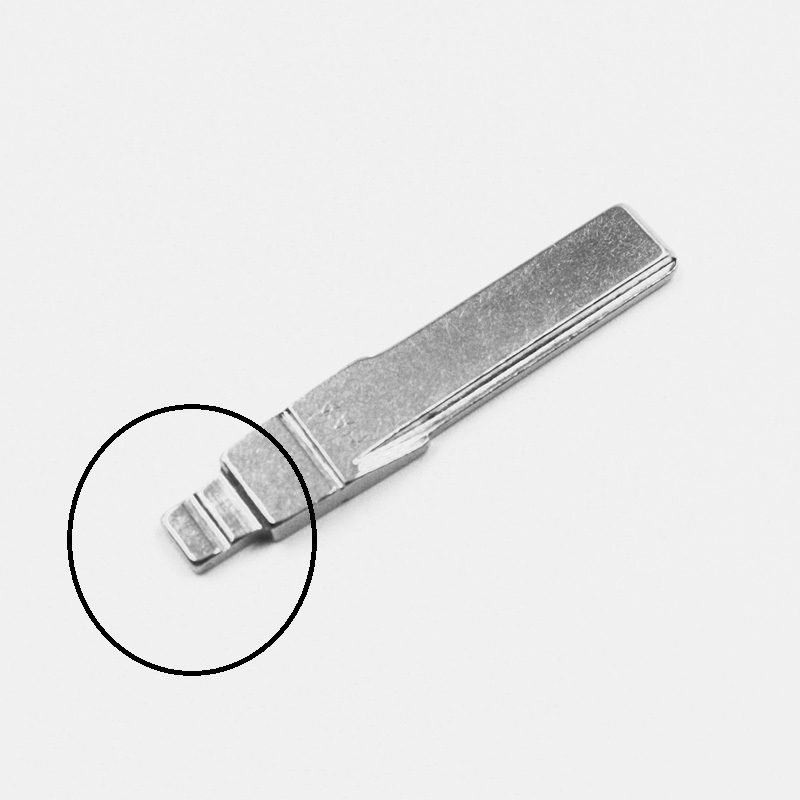 Думаю, многим знакомо. Замена держателя \"жала\" ключа. — Audi A4 (B5), 1 ...