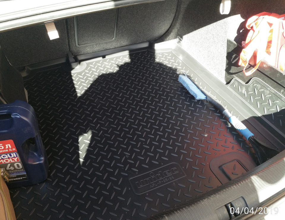 Первые обновки — Volkswagen Jetta V, 2 л, 2007 года | аксессуары | DRIVE2
