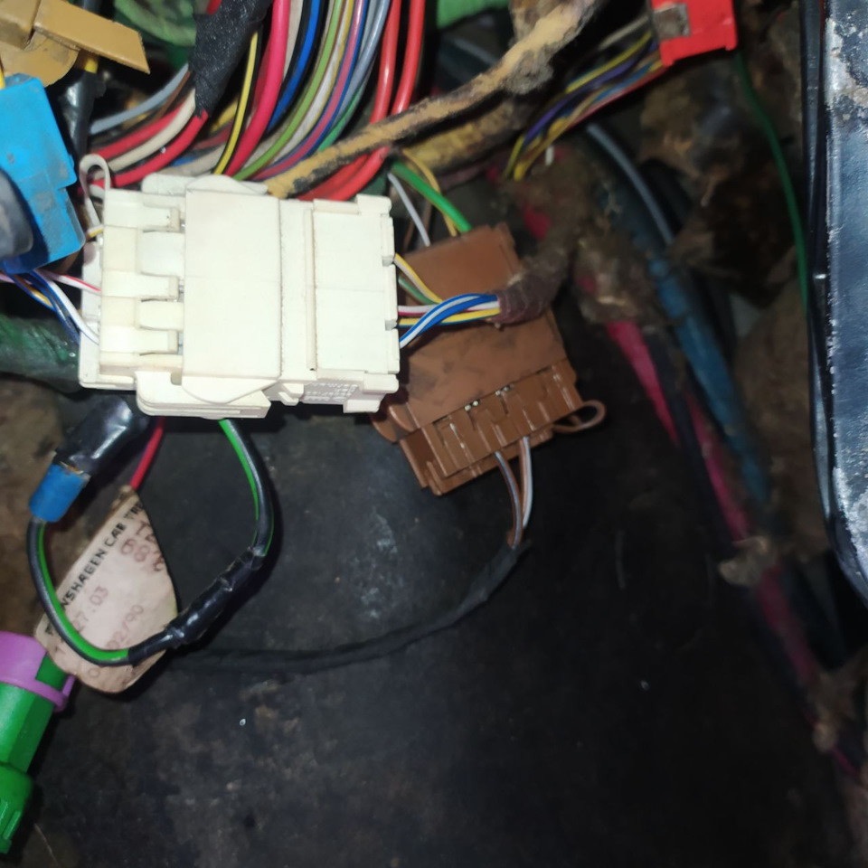 31. Подключение экрана забортной температуры по фэншую — Audi 100 (C3 ...