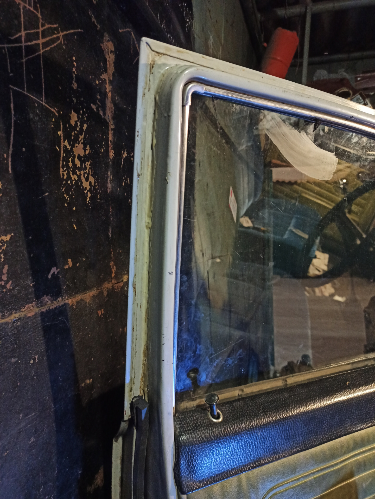 Уплотнитель двери. На дверь. — ГАЗ 2407, 2,4 л, 1978 года | своими ...